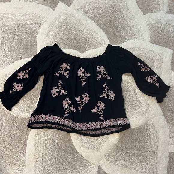 American Eagle Black Textured Top - Picture 1 of 3